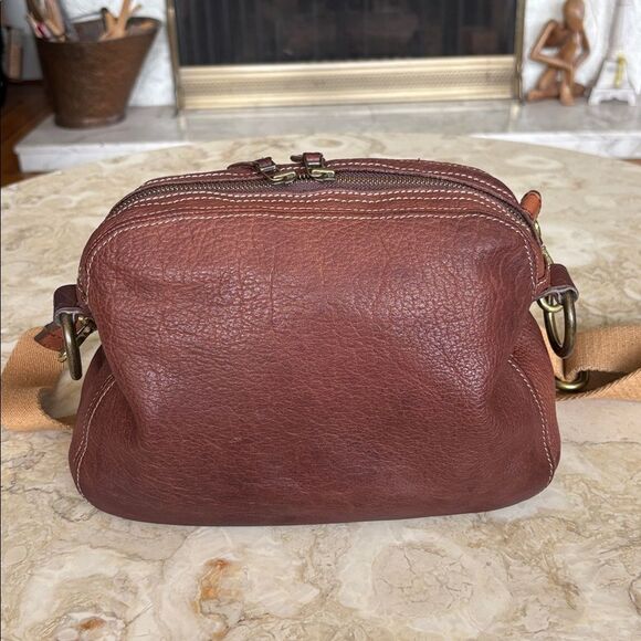 Roots Leather Vintage Crossbody Bag - Picture 5 of 16